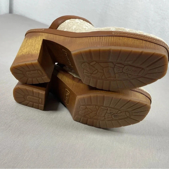 Kork’s Lori Embroidered Fabric Combo Clogs - Picture 6 of 6